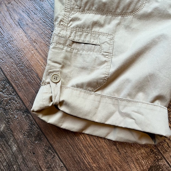 WOMENS Calvin Klein Tan walking Shorts Size 6 Cargo Style - Picture 2 of 3